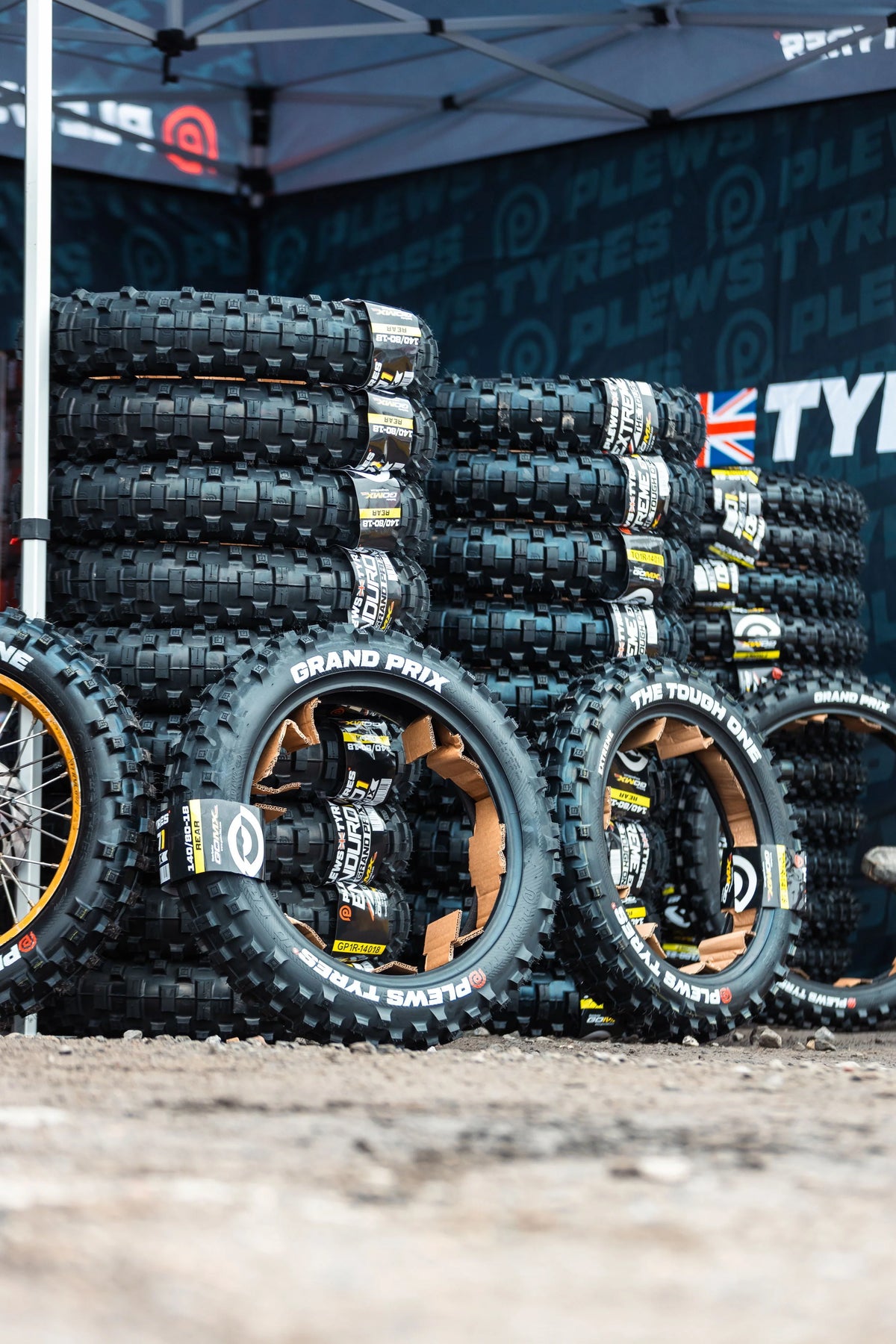Llanta Plews Tyres EN1 Grand Prix 140/80-18 Trasera Enduro | FIM Compliant