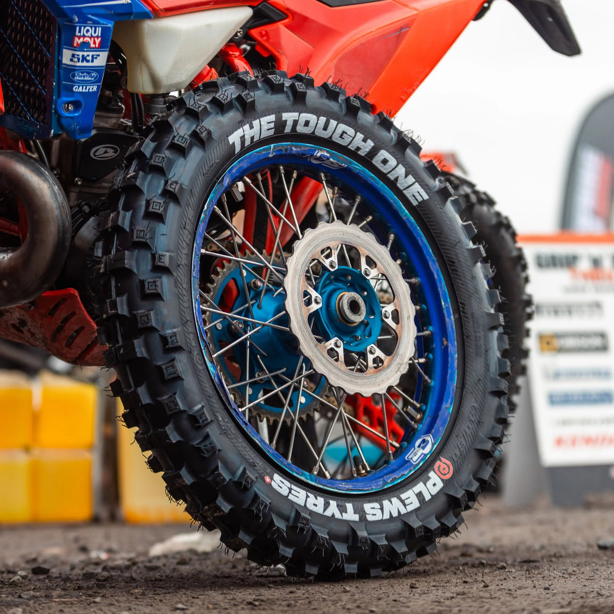 Llanta Plews Tyres EN1 The Tough One Spec A 13mm 140/80-18 Xtreme Trasera